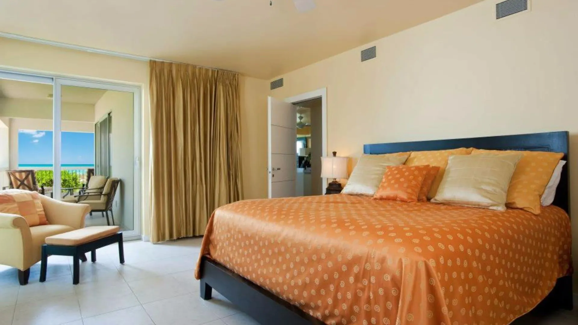 Le Vele Resort Grace Bay